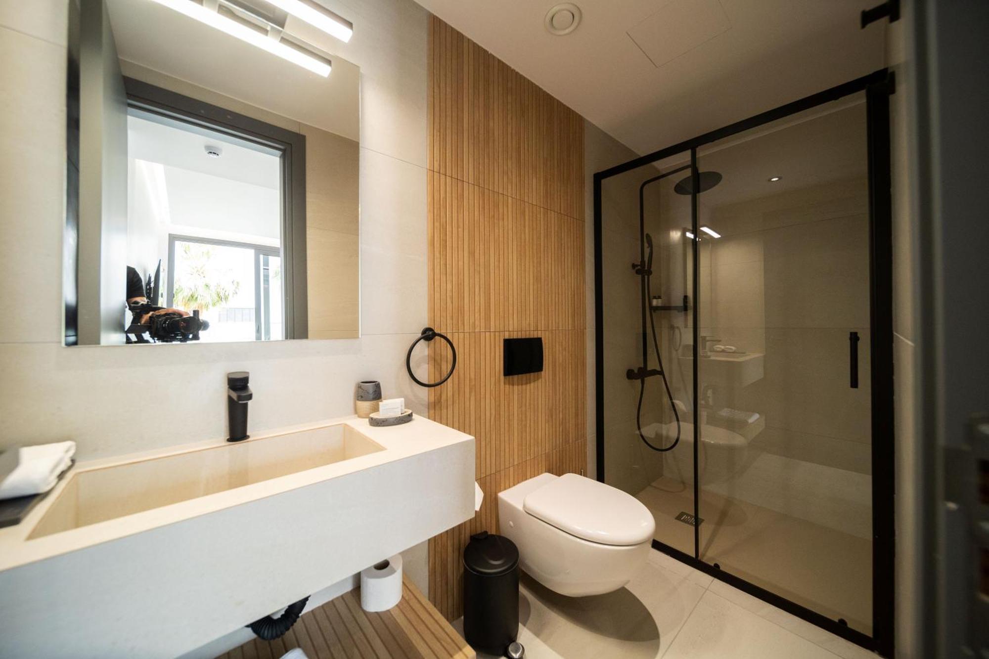 Waterside Sea View Apartments Пафос Экстерьер фото