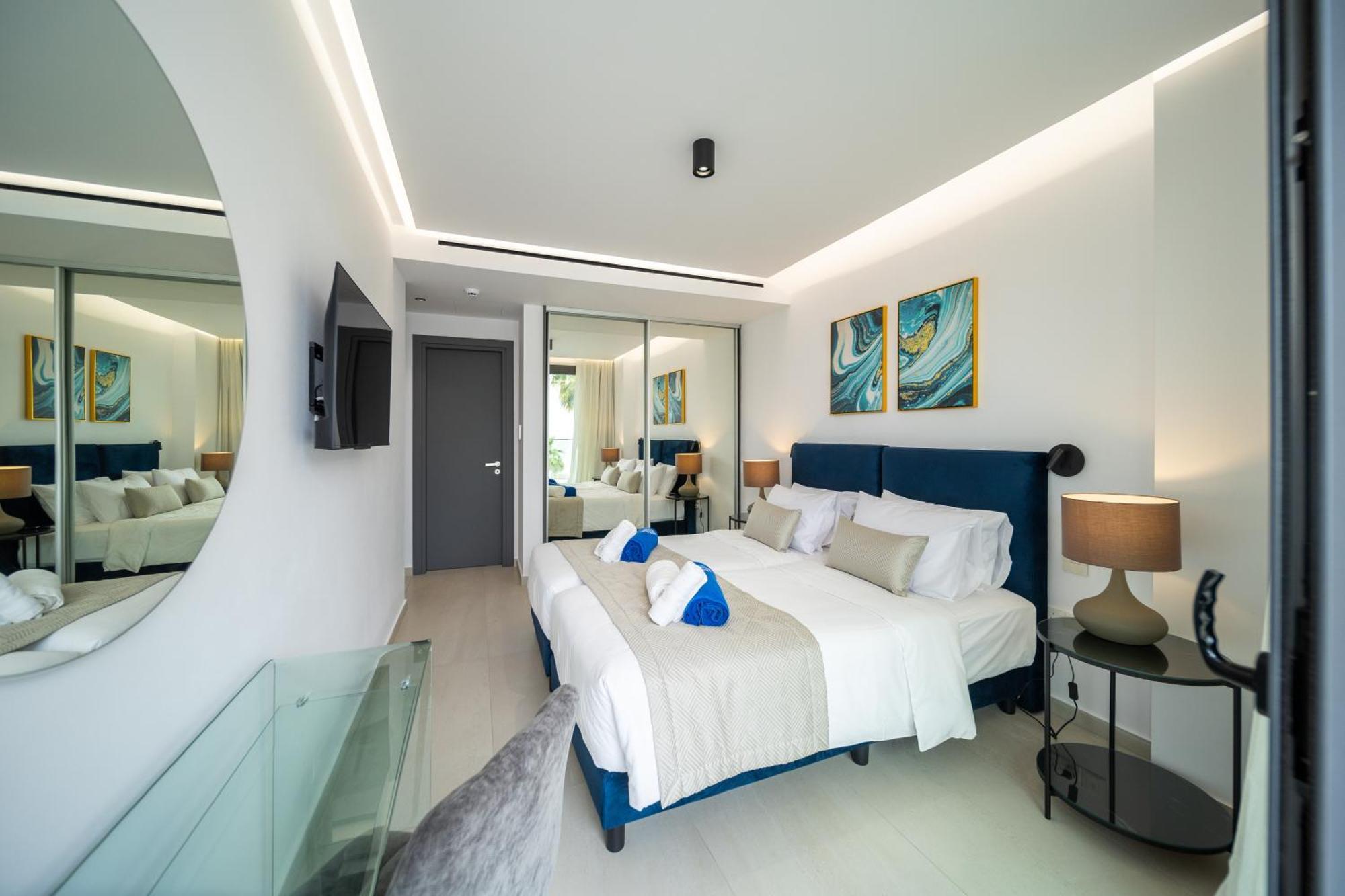 Waterside Sea View Apartments Пафос Экстерьер фото