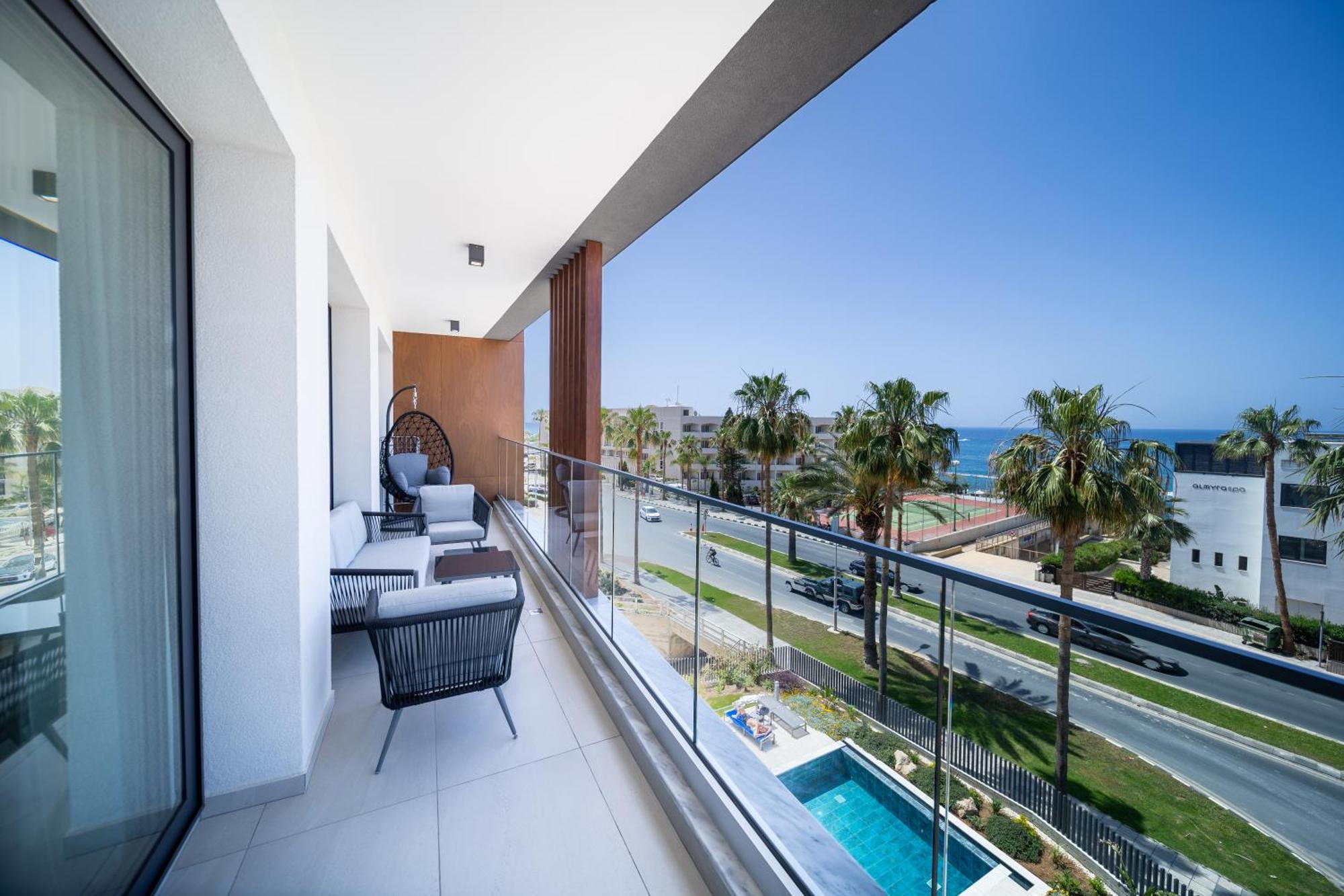 Waterside Sea View Apartments Пафос Экстерьер фото
